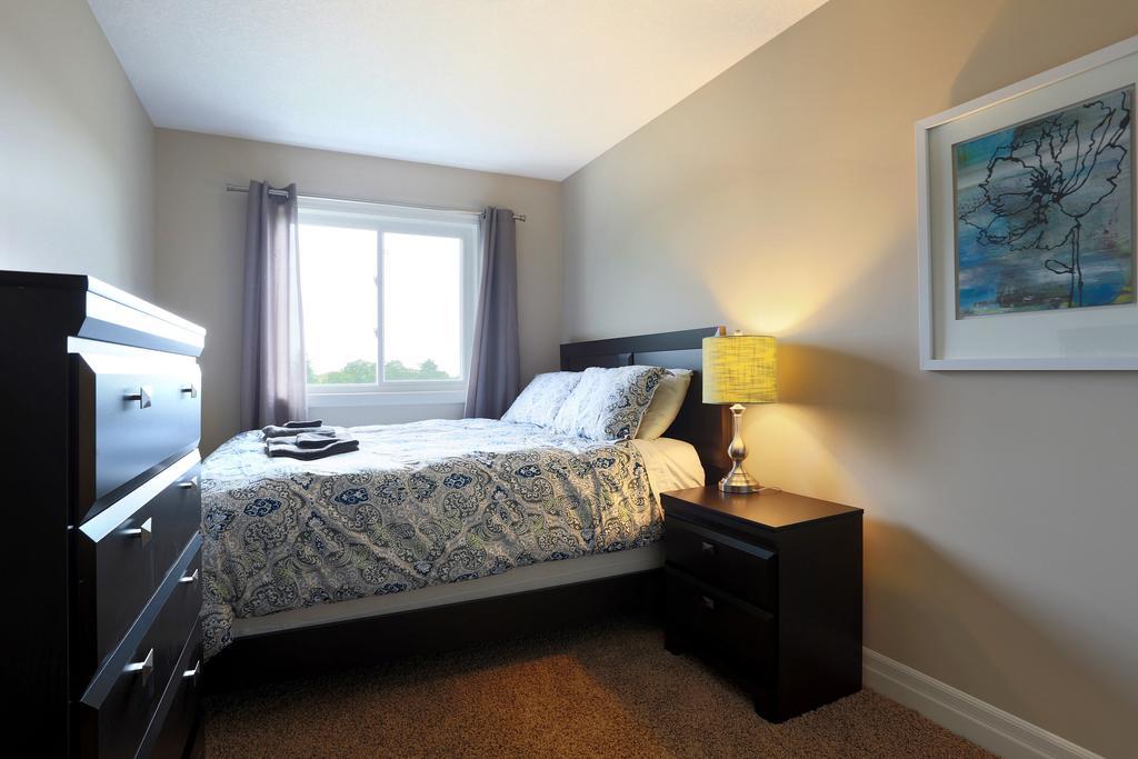 Boardwalk Homes - Executive Guest Rooms & Townhomes Kitchener Quarto foto